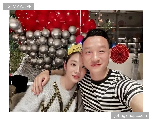 杨威家的冰箱里居然塞满了蛋白粉,连饮料都喝零卡的 杨威家的冰箱里居然塞满了蛋白粉,连饮料都喝零卡的