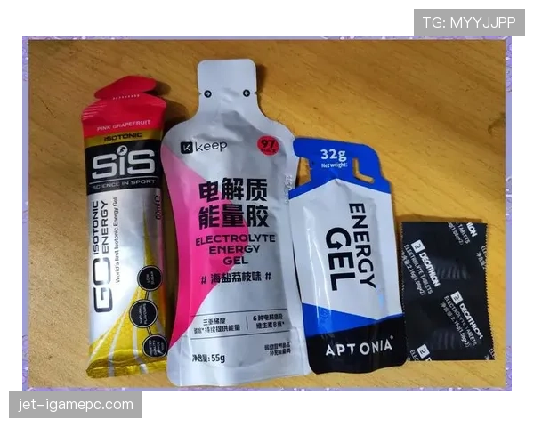 汪顺家的冰箱里居然塞满了能量胶,连饮料都喝电解质水? 汪顺家的冰箱里居然塞满了能量胶,连饮料都喝电解质水?